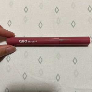 QUO beauty - lip crayon